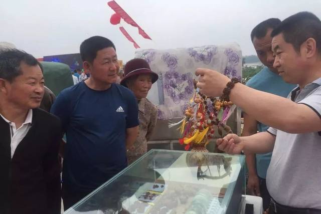 关注 ▏柳疃镇第二届桑葚采摘节火爆启幕，一起看看桑葚有啥保健功