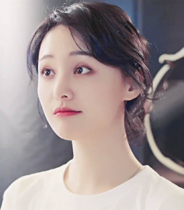 郑爽前男友张翰近况,满脸皱纹胡子成大叔,与