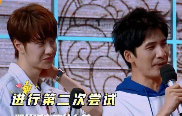 上头条专题:大张伟掩饰张柏芝曝林俊杰违规停车 李承协深夜直播打电话爱惜粉丝