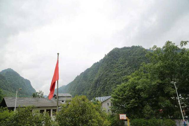 石柱县金铃乡小学