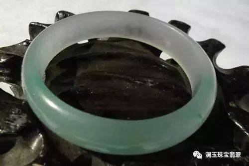 不知怎么分辨翡翠的真假?细看三步,抛开假翡翠