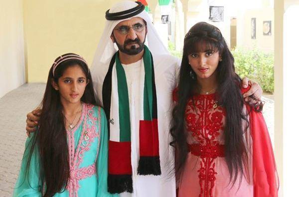 迪拜最美公主不到20岁就结婚了?已有两个孩子,身材容貌仍未走样