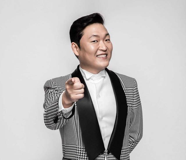 厄运传染?刚来鸟叔公司的泫雅首次同男友同台