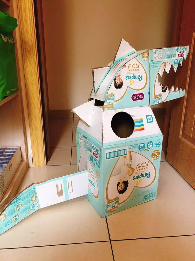 ⑦ 如图将牙齿,上下颌以及嘴唇用透明胶粘起来.