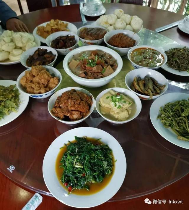 特色美食"十大碗"