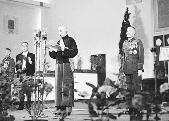 历史罕见照片,53岁的张作霖杀气逼人,图五蒋介石身穿长袍马褂