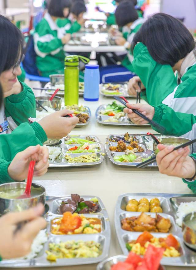 泉州这所贵族学校的食堂,是他们不想毕业的理由