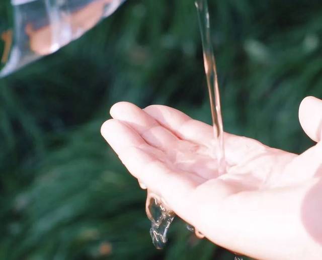泡茶的水，到底能有多贵？贫穷限制了想象力！