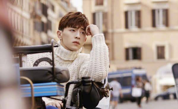 热巴公开表白,邓伦张彬彬都不是,网友:原来喜欢