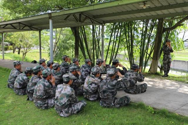 现役部队骨干承训 训练基地支撑保障——钟山县联训联