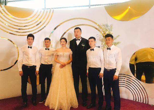 最近辽宁男篮的韩德君,以及新疆男篮的孙桐林都举行了婚礼,而一些cba