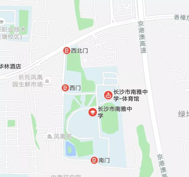 雅礼中学校门前为劳动路,劳动西路由于地铁施工,通行能力有限,预计