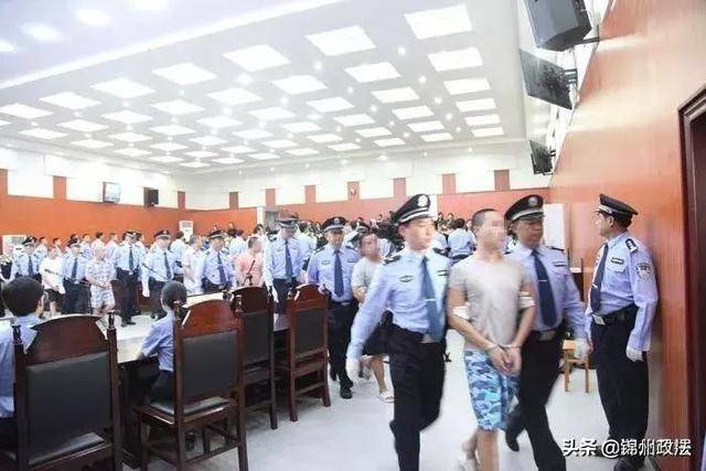 宜昌一"黑老大"获刑17年!手下曾尾随警车,看守所外喊口号