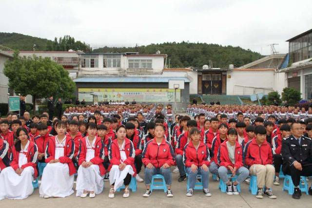 【昭通】永丰镇中学师生走进昭通市强所