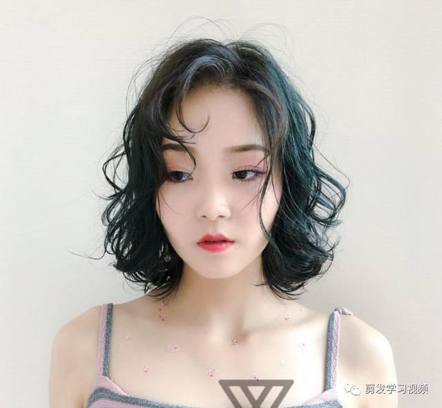 "不卷"你就落伍了(50款短卷发造型)