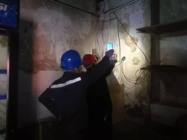 来源:陆丰市东海镇人民政府 东海镇洪锦宗黄文伟应急照明灯东海大道