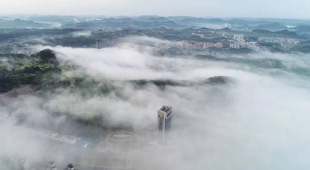 阆苑仙境 这等"神仙景色" 基本出现在每年4至7月雨过天晴的清晨 如