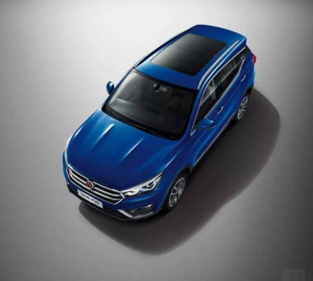 不足5万,高速油耗3毛,挂法拉利车标,比博越漂亮