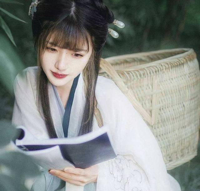 七绝*采药女