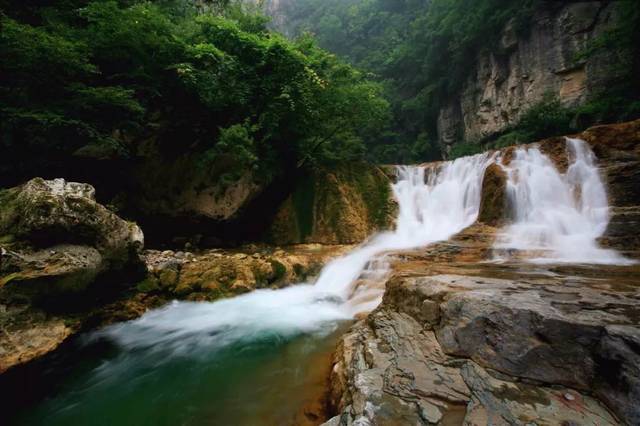 蟒河景区:蟒河生态旅游区位于山西省晋城市阳城县东南40公里,它北承