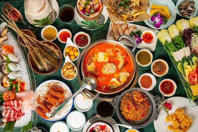 那就来集渔·泰式海鲜火锅开胃吃大餐,解救夏日寡淡的食欲