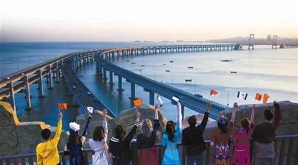 既然留恋，就一起留连吧