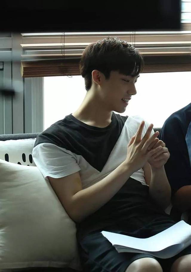 今天推荐一部韩国欧巴腐剧《好久不见》,颜值