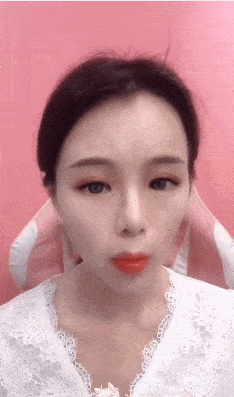 可是,在滤镜下,她又是这个样子的:立马娇滴滴眉清目秀唇红齿白.