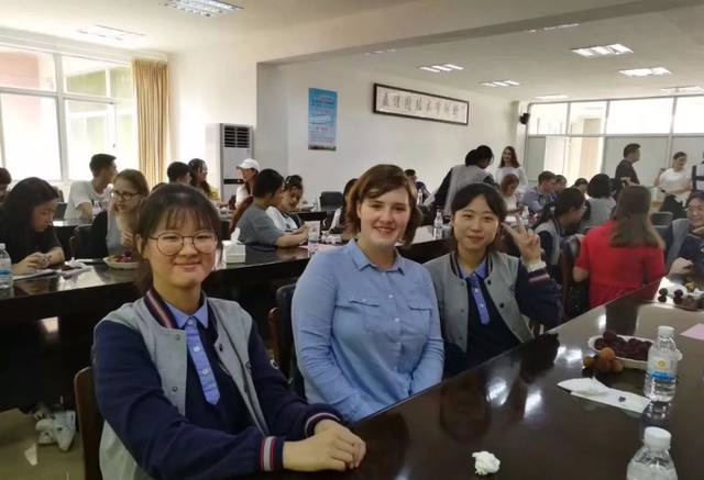 乌克兰苏梅国立大学来校交流,二中学子大展英文风采!