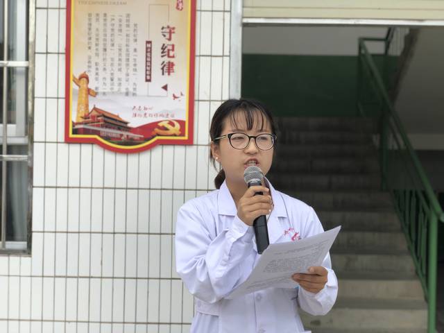 旬邑县土桥中学开展"防踩踏暨自救自护"疏散应急演练