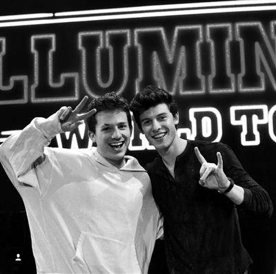 欧美音乐圈最红鲜肉萌德、断眉将合作?他们本