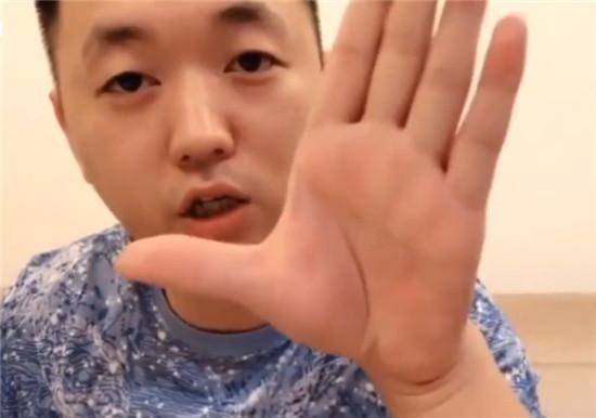 giao哥蹭热模仿药水哥!直播diss他是杀猪的,机