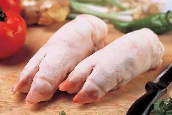 猪蹄的学问:猪前蹄和猪后蹄差别很大,三个步骤