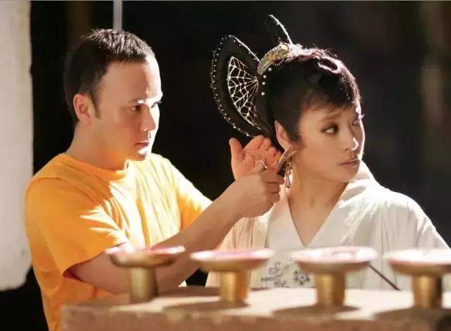 20 年前化妆教程秒杀网红?他化的妆让刘晓庆逆