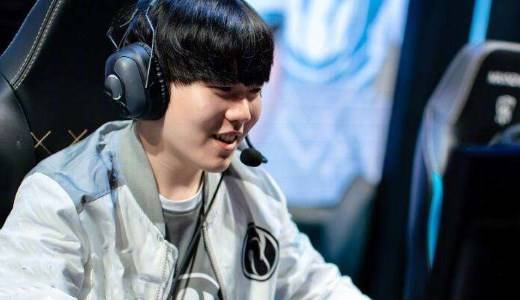 IG肉鸡离队粉丝炸锅,看到微博评论后,网友:胆真