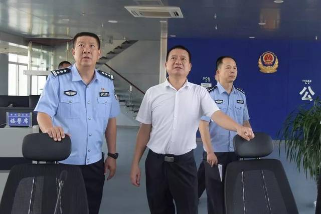 副州长州公安局党委书记局长董大伦到景洪市公安局检查指导工作
