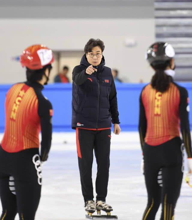 最终,在平昌冬奥会中,韩国短道速滑队以3金,1银,2铜的成绩位列所有