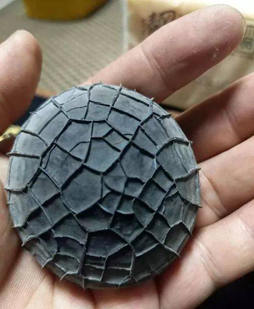 这是什么石头?有人竟出手28万狂买!引来那么多人围观?