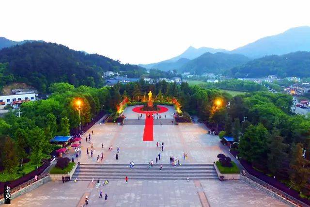 湖南省韶山市是个渐渐成长的旅游小城 老莫/摄