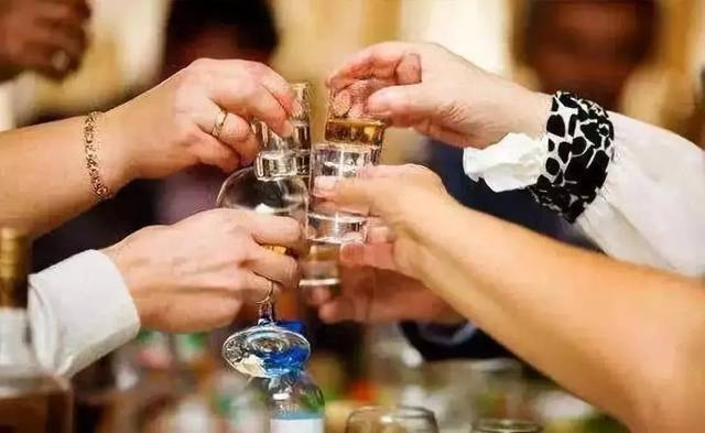 父亲节:有多少人是学会喝酒之后,才读懂了父亲?