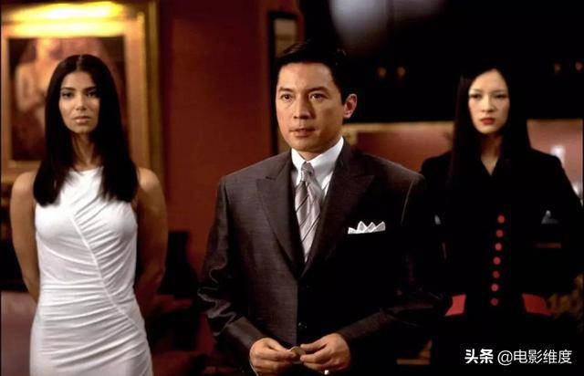 67岁美男子尊龙:孤儿出身,成名于好莱坞,感情不