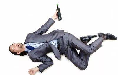 喝醉以后,真的是睡一觉就能解决的事吗?