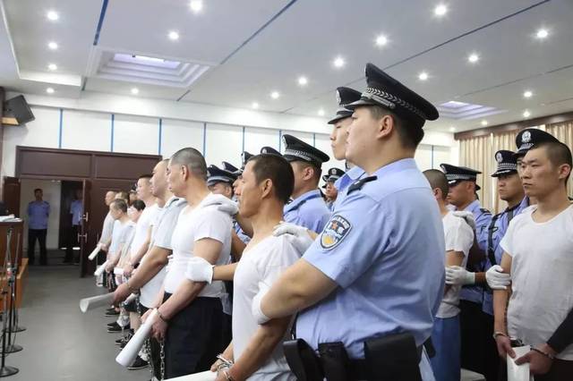 今日! 滨州郭永波等26人涉嫌组织,领导,参加黑社会组织等罪开庭