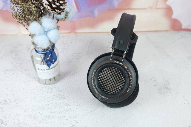 一千多元的一副耳机,飞利浦X2HR头戴式耳机: