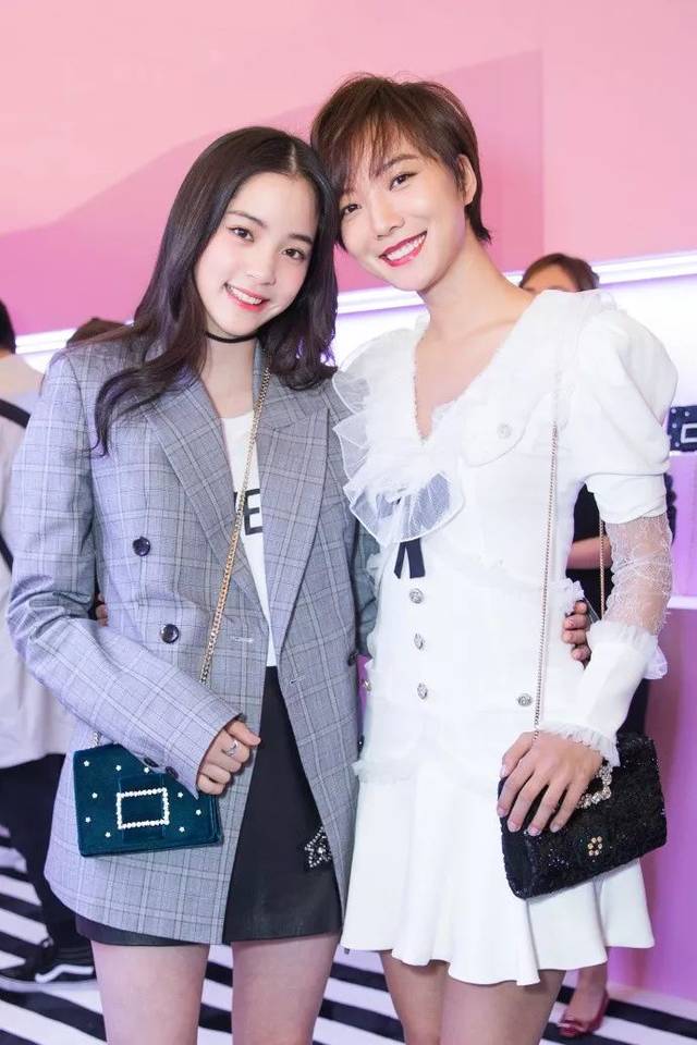 杨幂唐嫣也整了?你是没看过欧阳娜娜小时候