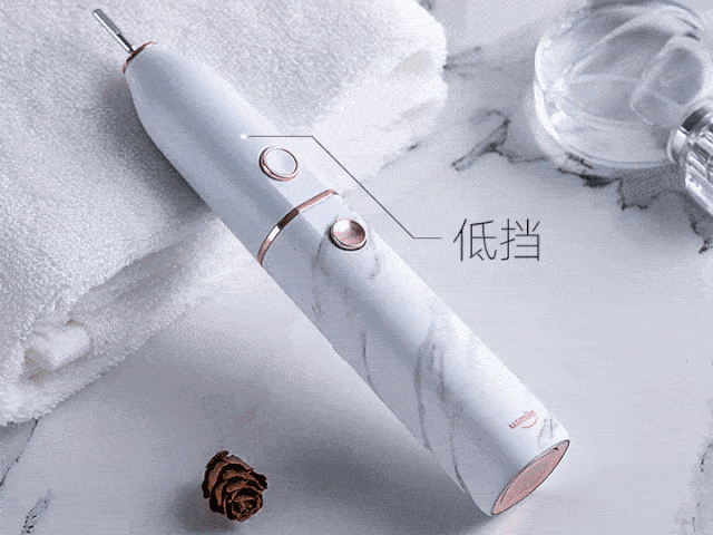 杨幂唐嫣也整了?你是没看过欧阳娜娜小时候