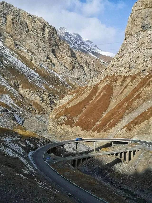 新疆独库公路开封!一路从冰川穿越到火焰,美到极致,一年仅开放5个月