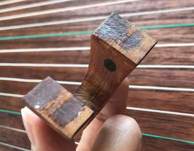 姜波老师详解古筝整音:古筝琴码搁弦槽和琴码脚的修整