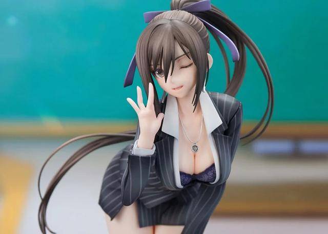 《刀锋对决ex》咲夜女教师手办 俯身露胸太刺激了
