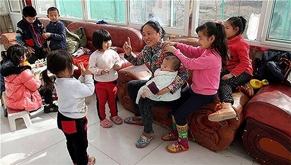 "爱心妈妈"李利娟案将择期宣判:否认带领收养的孩子一同阻工